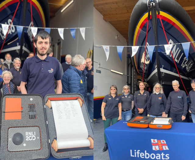 New Quay RNLI welcomes the RNLI 200th anniversary scroll relay