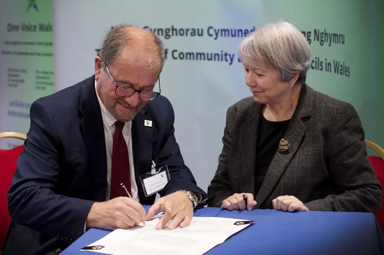 Cllr. Mike Theodoulou (Chair, One Voice Wales) and Cllr. Lis Burnett
(Presiding Member, Welsh Local Government Association