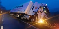 Lorry 'hanging over verge' causes delays on A487 near Llanrhystud 