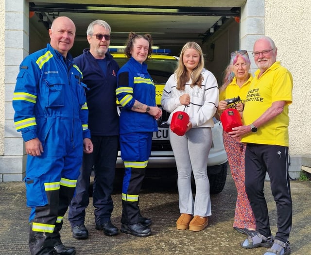 Borth Carnival Queen presents lifesaving equipment 