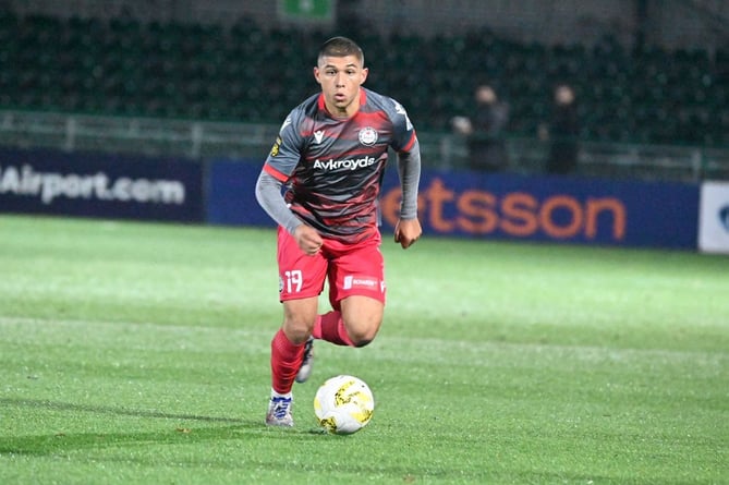 Bala's Kieran Lloyd on the ball (Photo: Luke Reynolds)