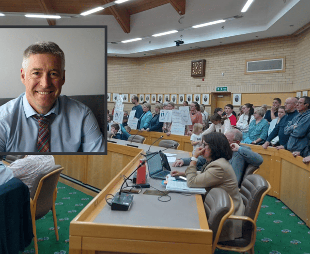 Did council chief lie over 'seal of approval' for school closures?