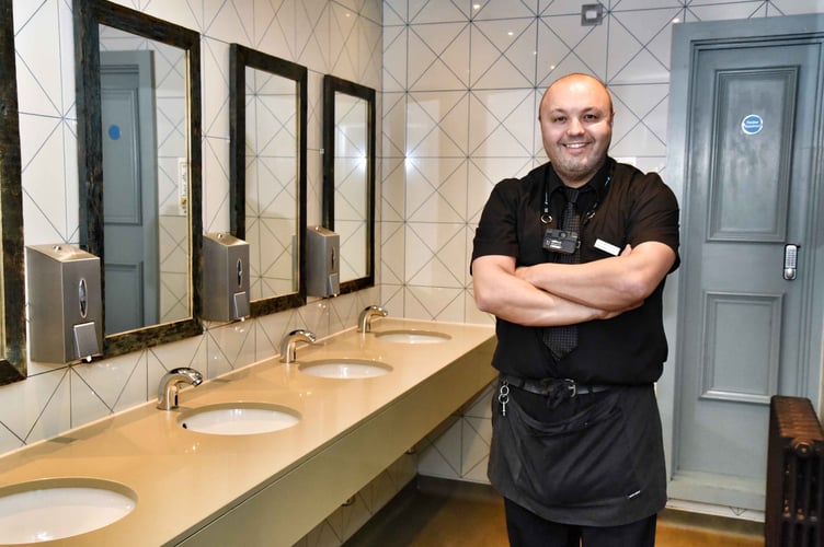 Picture by Julian Brown 21/11/24

Pub manager Jonathan Jarvis pictured in the ladies toilets in The Pen Cob, Pwllheli