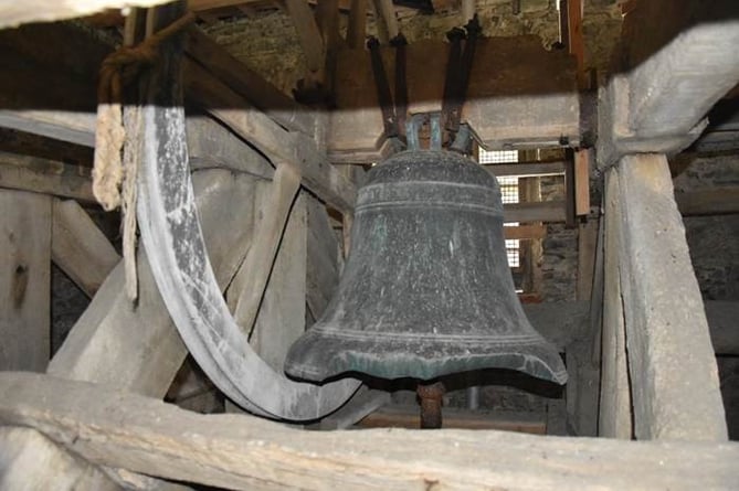 Llanfihangel y Creuddyn Bell