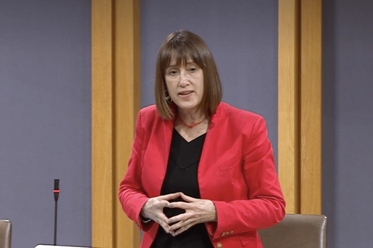 Jane Dodds accused Lloyds Bank of "abandoning" Powys residents, particularly older people and those that rely on cash