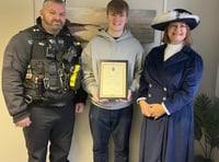 'Unsung hero' awarded for helping police catch burglars in disguise 