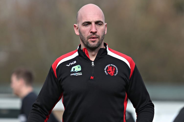 CHIRK, WREXHAM, WALES - 25th FEBRUARY 2023 - Penrhyncoch's Geoff Kellaway before Chirk AAA vs Penrhyncoch FC in Round 26 of the JD Cymru North at Holyhead Road, Chirk, Wales (Pic by Sam Eaden/FAW)