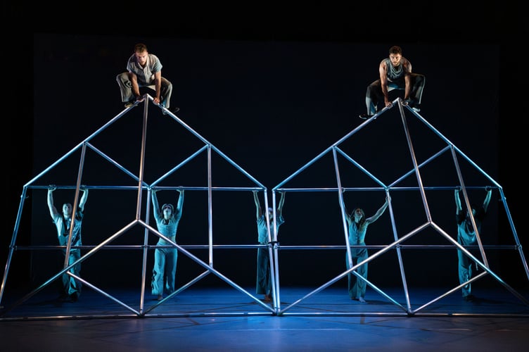 Hidden by Motionhouse. Photo: Dan Tucker